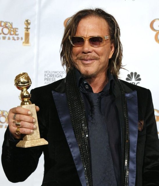 Oscar tarihinde 'En İyi Erkek Oyuncu' ve 'En İyi Kadın Oyuncu' ödüllerini kazanan kadın oyucuların %49'u 34 yaş, %10'u 25 yaş altı; erkek oyuncuların %51'i 45 yaş üstü, %88'i 35 yaş üstü.