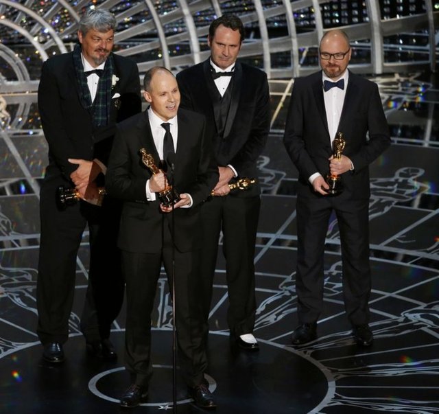 En İyi Görsel Efekt: Interstellar - Paul Franklin, Andrew Lockley, Ian Hunter ve Scott Fisher