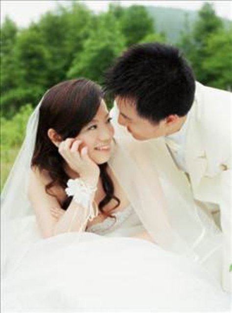 TAYVAN - Tayvan'da gelinin bekaretini, damadın akraba ya da arkadaşı alıyor. Gerekçesi:'Damat böyle sıkıcı bir işle zaman kaybetmesin! ..'