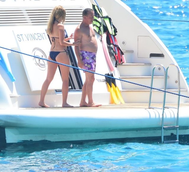 Ailesinin tepkisine rağmen kendisinden 34 yaş büyük işadamıyla birlikte olan Mesudiyeli, aşkına dair anları sosyal medyadan paylaşıyor.