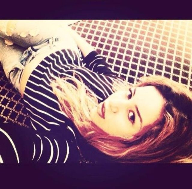 23 yaşındaki üniversite öğrencisi  Hazal Mesudiyeli, Ali Ağaoğlu ile yaşadığı aşkla adından söz ettiriyor.