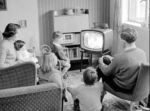 13- Günde iki saat televizyon seyreden bir çocuk, ilköğretim okulunu bitirdiği güne dek TV ekranında 8000 cinayet ve 100.000 şiddet görüntüsü izlemiş olacaktır.