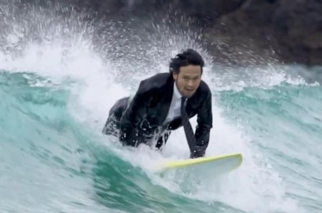 Ülkemizde sörf pek yaygın olmasa da dünyanın birçok yerinde en çok tercih edilen su sporlarının başında yer alıyor.