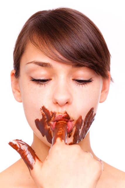 Bağımlılar; daha iyi hissetmek için bir şey bulmaları, bir şey almaları, kendilerine bir şey katmaları gerektiğini hisseden insanlardır.