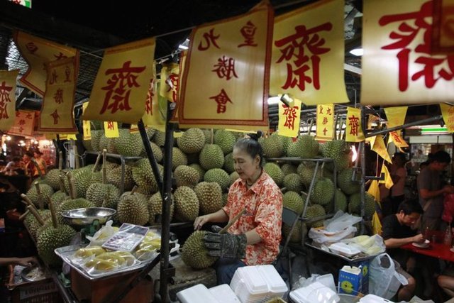 Durian meyvesinin olağanüstü lezzetli olduğu söyleniyor.