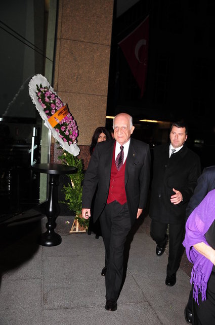 İNAN KIRAÇ