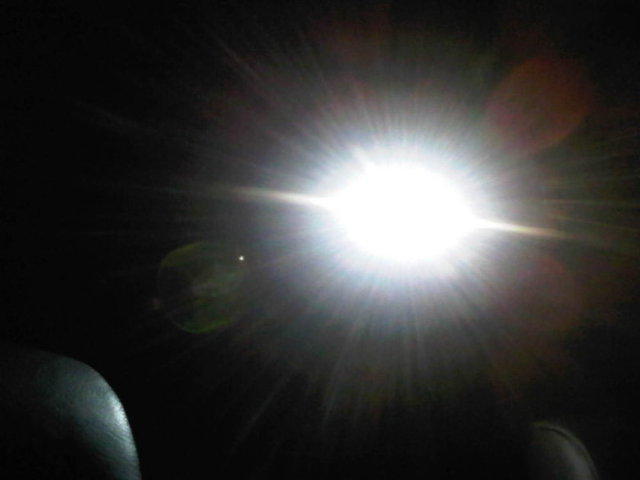 Psikolojik  teoriler, ölüm eşiği deneyimlerini olaylar arasında bağların kopması, kişilikten soyutlanma, doğum anılarının canlanması ile açıklamaya çalışıyor. -