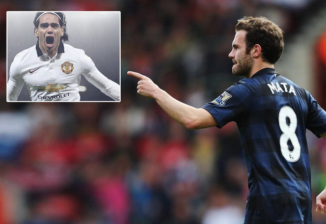 İngiltere'nin ünlü futbol kulübü Manchester United da bu elbisenin rengine tepkisiz kalmadı. Sosyal medya hesabı üzerinden yapılan açıklamada takımın kendi formaları üzerinden bir açıklama yapılarak her iki renk de desteklendi.