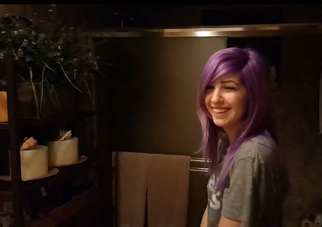 Onu popüler yapan ise saçlarının ne renk olduğuna kimsenin karar verememesiydi.