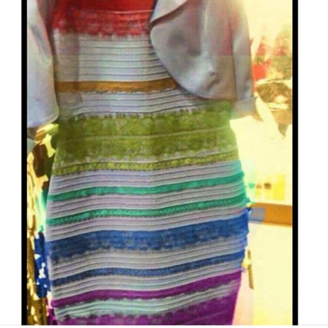 MILEY CYRUS  - Cyrus sosyal medya hesabından o elbisenin rengarenk olduğu bir akreyi paylaştı.