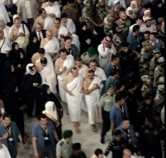 Erdoğan ve beraberindekiler daha sonra Merve ve Safa tepeleri arasında umre sayını gerçekleştirdi. Cumhurbaşkanı Erdoğan, daha sonra umresini tamamlayarak, Suudi Arabistan Kraliyet Konukevi'ne geçti.