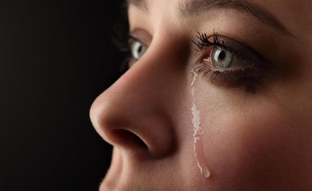 Gözyaşının kontrolsüz akması,