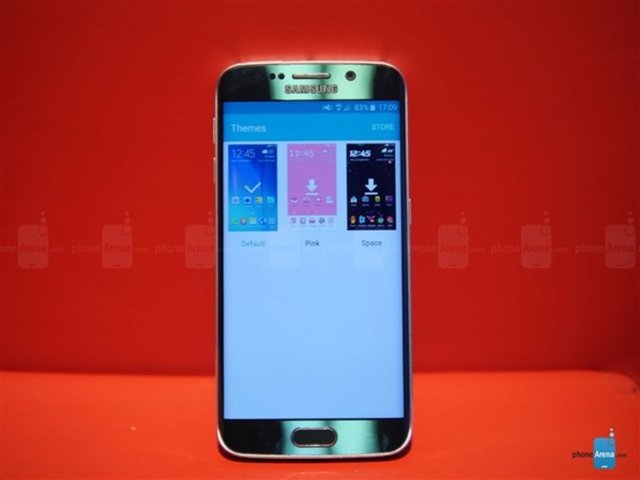 Eğer kullanıcılar kendilerine göre eksik özellik görürlerse Galaxy Apps mağazasından istediklerini bulabilecekler.S Sağlık, S Voice, Quick Connect, ve Ultra Güç Tasarrufu modu özellikleri telefonda bulunacak