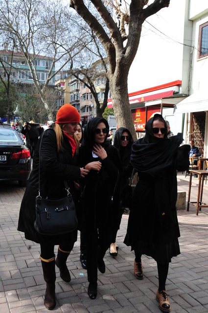 FERYAL GÜLMAN, BAHAR ŞER