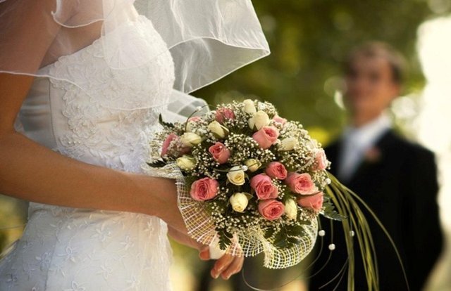 Tek başına yaşamaya alışmış olanlar kadar ailesinin yanından ayrılmayanlar için de zor bir süreçtir başka birisiyle birlikte aynı evi paylaşmak.