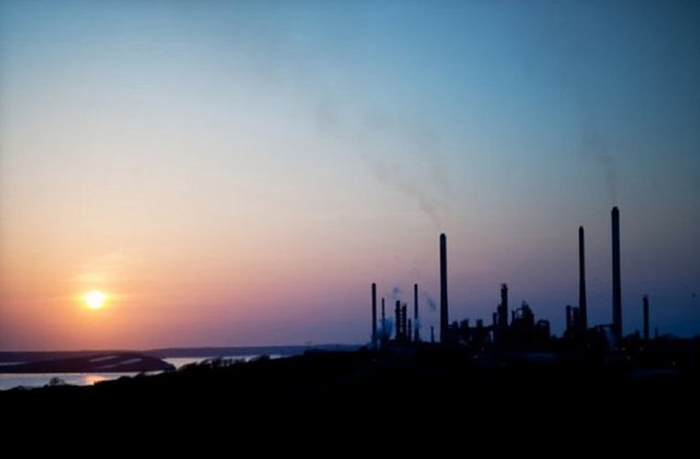 Asgari Ücret: 531,00 YTL - Benzin Litre Fiyatı: 2,75 YTL - Asgari Ücretle Alınabilen Benzin Miktarı: 193 Litre