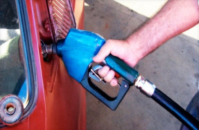 Asgari Ücret: 760,50 TL - Benzin Litre Fiyatı: 3,79 TL - Asgari Ücretle Alınabilen Benzin Miktarı: 218 Litre