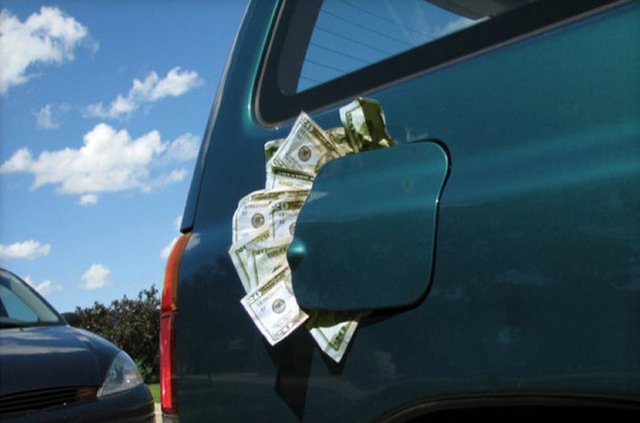 Asgari Ücret: 8.460.000 TL - Benzin Litre Fiyatı: 32.113 TL - Asgari Ücretle Alınabilen Benzin Miktarı: 290 Litre