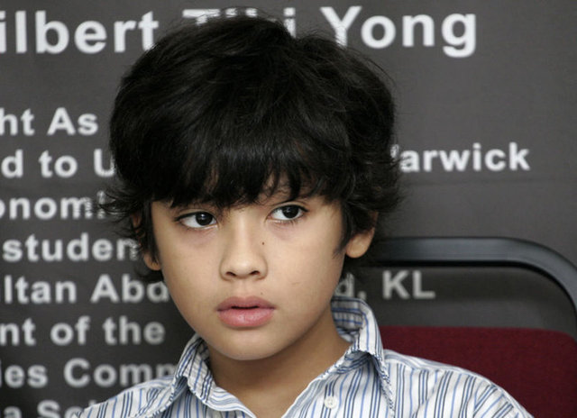 35. Ainan Cawley   -  - 14 yaşındaki İngiliz dahi Ainan Cawley farklı testlere göre 263-349 arası değişen bir  IQ puanlamasına sahip. 9 yaşındayken Pi sayısını 518 ondalık basamakla ezbere okuyabiliyordu.