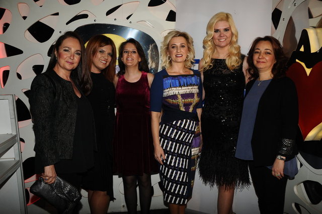 ESRA SOYDAN, EBRU ÖZER, DUYGU KAYAMAN, NEŞE GÖNÜL, HANDE SEZER PEKCAN, GÜLBİN YILDIRIM