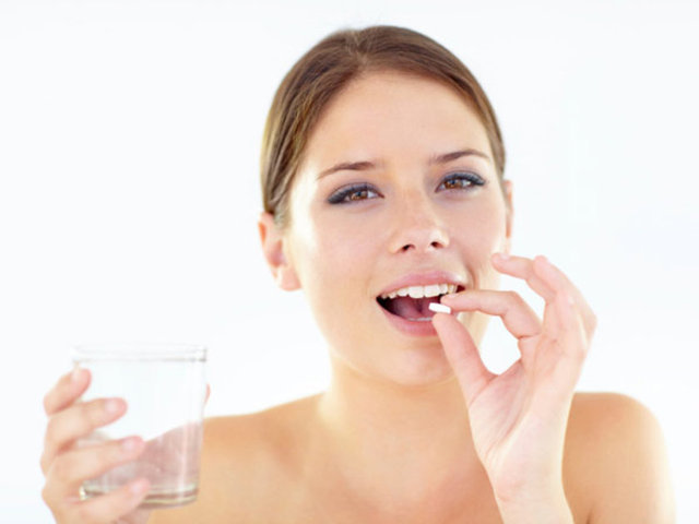 Adetten hemen önce ve adetin ilk üç günü E vitamini kullananlarda,