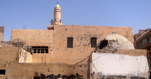 Şeyh Veys en-Nakşibendi  -  - Suriye'nin Deyrizor kentinde Osmanlılardan kalan cami ve tekkesinin önemli bir kısmı yıkıldı ve ibadete kapatıldı.