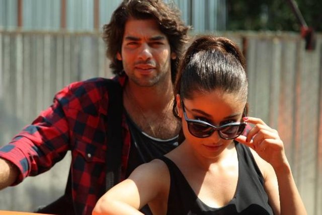 ŞÜKRÜ ÖZYILDIZ  - Sevgili erkekler lütfen artık kadınlarımızı sevmeyi öğrenin. Onları bir gün hatırlamak değil, hiç unutmamamız dileğiyle