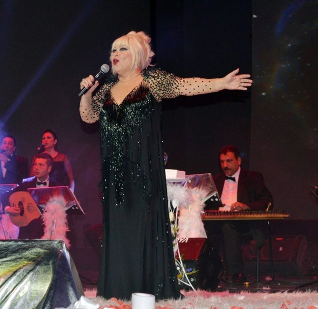 Muazzez Abacı,"Dünya Kadınlar Günü" özel konserinde sahne aldı. Abacı "Kdınları enayi yerine koymayın" diye konuştu. Nuri ALTUNTAŞ