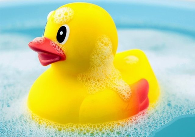 6. Küvette ayağınız kaymasın diye aldığını plastik ördekleri kullanıyor musunuz?