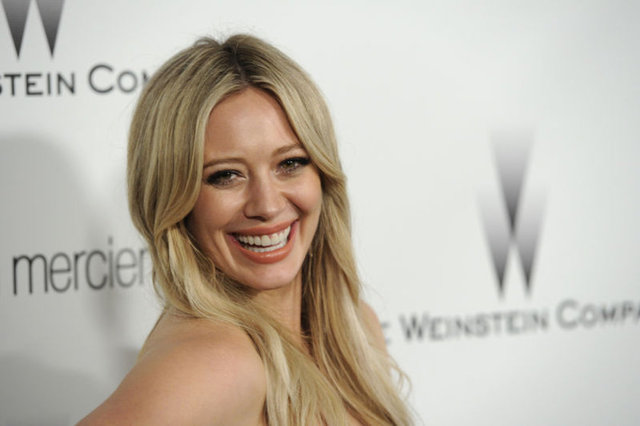 1. Hilary Duff    - 2011 yılında Hilary Duff ile yeniden çevrilen''Bonnie and Clyde'' dizisi için anlaşılmıştı. Ancak hamileliği nedeniyle rolü kaybetti.