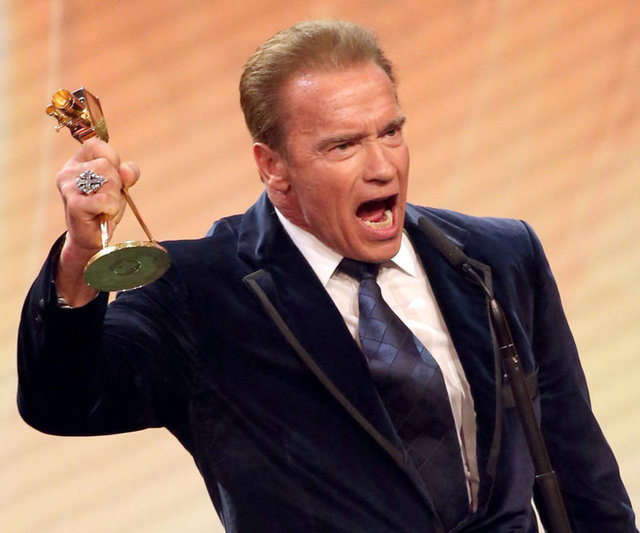 7. Arnold Schwarzenegger    - Arnold Schwarzenegger, filmde oynamadığı halde para ödenen aktörlerden biri. Crusades adlı bir filmde oynamak için anlaşmıştı ancak film hiçbir zaman yapılamadı.