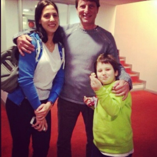 Kızı Zehra ve oğlu Hüseyin'le sık sık fotoğraf paylaşan Çilingiroğlu takipçilerinden büyük beğeni topladı.