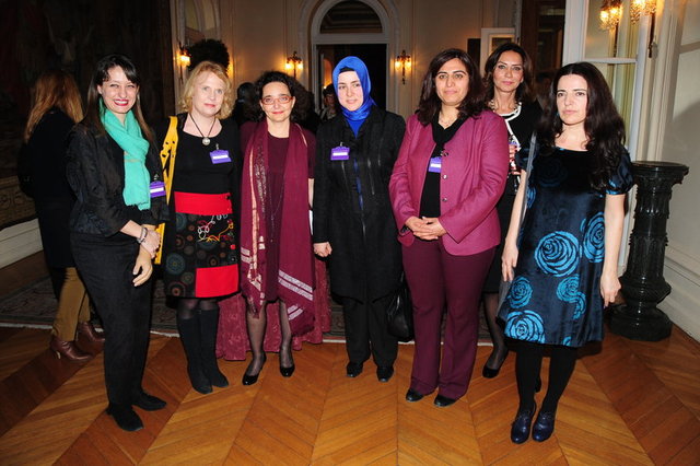 ŞAFAK PAVEY, HİLVİ TORSTI, MURIEL DOMENACH, TUĞBA IŞIK ERCAN, SEBAHAT TUNCEL, NURAY KARAOĞLU, BEJAN NATUR