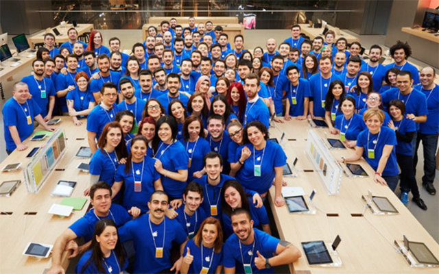 Yanına gittiğinizde ise kendisi size farklı bir mağazaya giderek istediği bilgisayarı alabileceğini söylerse bu durumu nasıl çözersiniz.