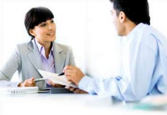 Dört kişi gece karanlığında bir ip köprüden geçmek zorunda. Ancak sadece bir el fenerleri var ve içindeki pil 17 dakika yetecek. Köprü aynı anda iki kişiden fazla taşıyacak kadar sağlam değil ve el feneri olmadan geçmek için çok tehlikeli.