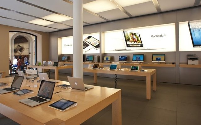 27. Bir Apple Store'a girdiğinizde ilk dikkatinizi çeken ya da mağazada ilk hissettiğiniz ne oldu?