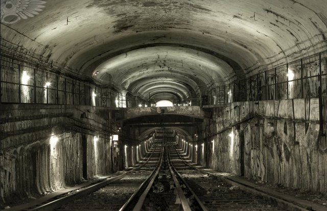 42- Underground - Yeraltı -