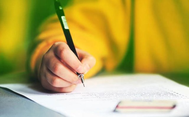Sınavdan önce kaygı varsa bunun sınav sırasında artacağını, yoksa da başlayabileceğini unutmamalıyız" şeklinde konuştu.