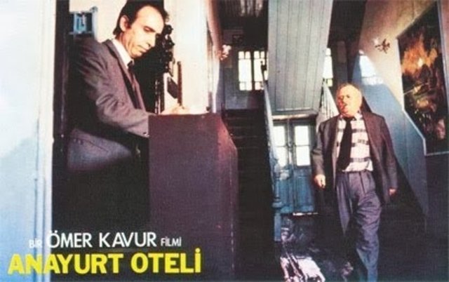 4) Anayurt Oteli - Ömer Kavur