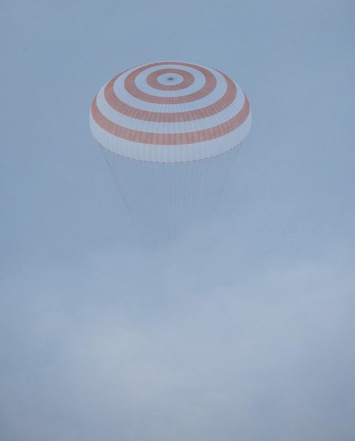 Associated Press'in haberine göre astronotlar uzay üssünden 26 Eylül'de ayrılmıştı.