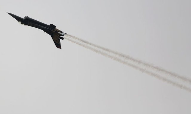 Solo Türk 1. Pilotu Yüzbaşı Yusuf Kurt, Pakistan'a ilk kez geldiklerini  belirterek, "Pakistan semalarında ilk kez gösterimizi icra etmekten dolayı mutluyuz" dedi. -