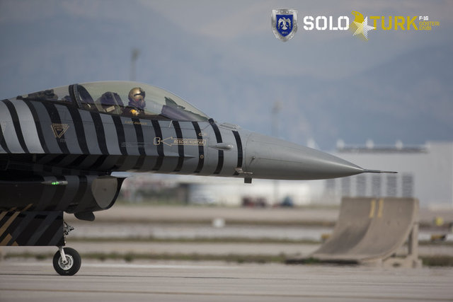 NEFES KESEN SOLOTÜRK EKİBİ - En özel fotoğraflarıyla havadaki milli gururumuz Solotürk / HABERTURK.COM