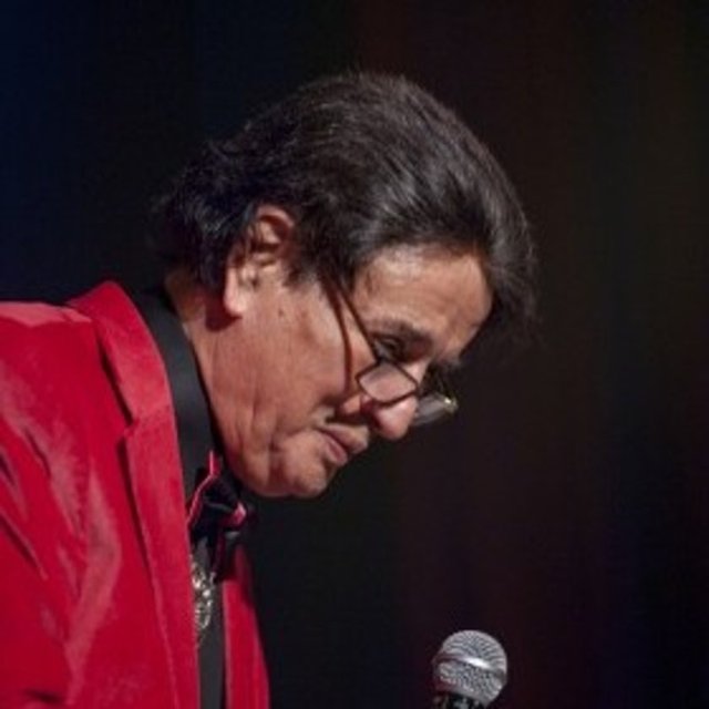 Yaratıcı, yenilikçi ve çok yönlü olan Erol Büyükburç, Türk pop müziğine getirdiği yeniliklerle anılıyor. Uzun yıllar Efsaneler Orkestrası ile çalıştı.