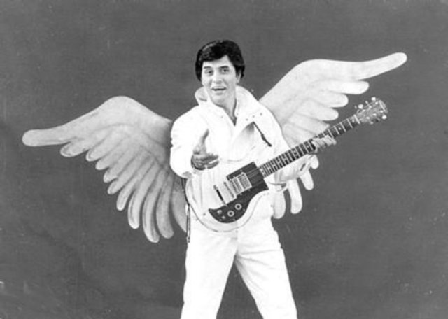 3. Eşi : Erol Büyükburç'un 1,5 yıl evli kaldığı Gönül Demirkol Hanım'dan da Özlem adında bir kızı var.