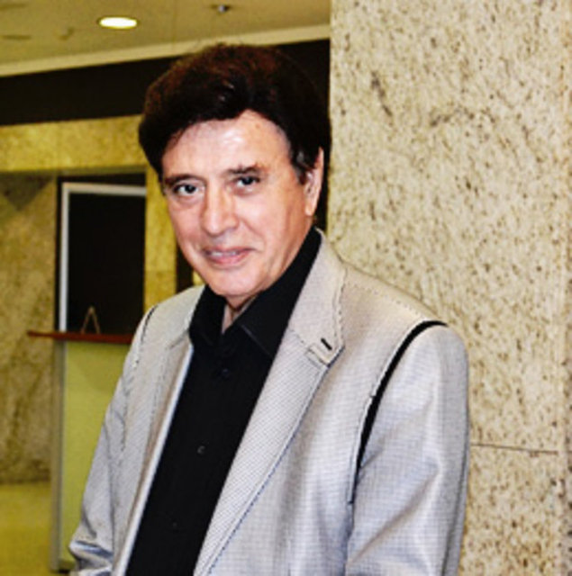 33 film, 20 fotoroman, 6 taş plak, 5 long play, 75 tane 45'lik, 9 kaset, 200'e yakın ödül, 1800 beste, yapıp sayısız gazino çalışması ve bir o kadar da turneye katıldı.