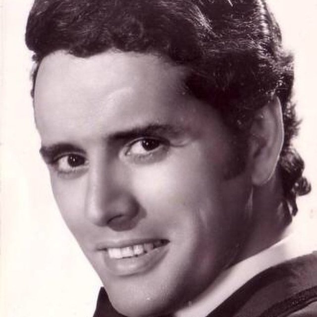 Büyükburç'un ölümü sanat dünyasını yasa boğdu. İşte erol Büyükburç'un ardından ünlülerin sosyal medya hesaplarından paylaştıkları o yazılar...