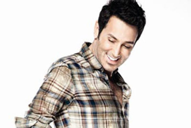 METİN AROLAT  - Annem anlatırdı. "Şimdiki gençlik için tarkan neyse, bizim gençliğimizde Erol Büyükburç ondan da öteydi" derdi. Starlık kavramının öncüsü gitti.