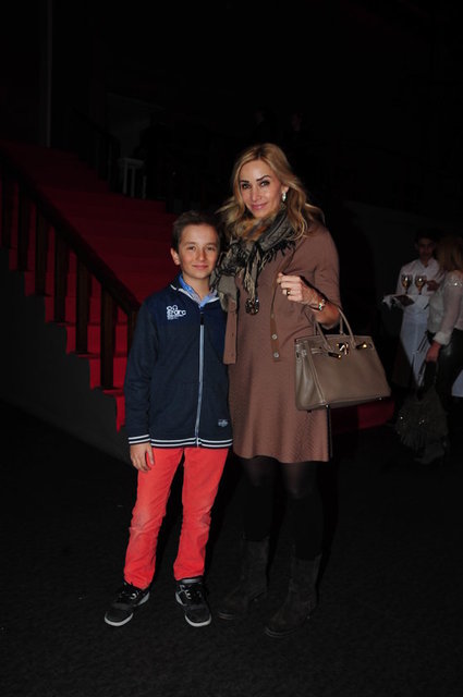 MAXI, MONICA KIRGÖZ
