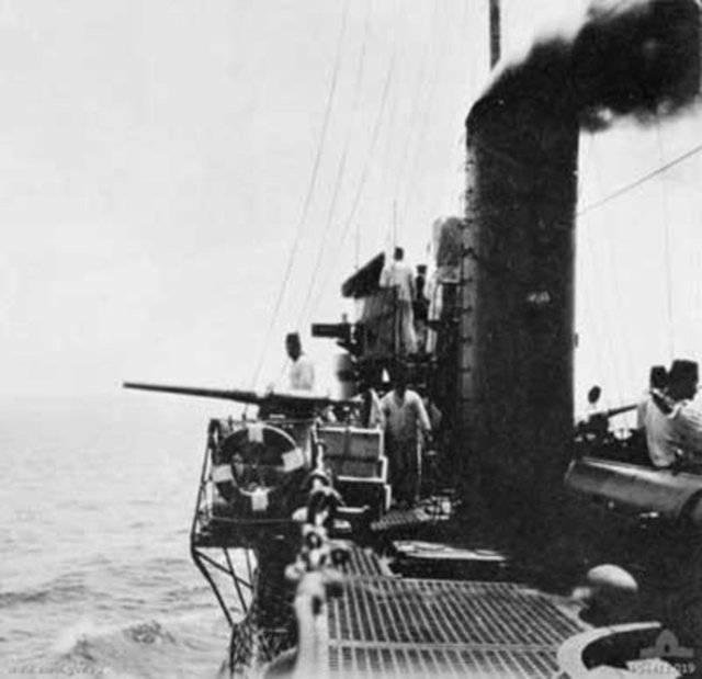 Çanakkale Boğazını savunan Osmanlı sahil güvenlik botları.