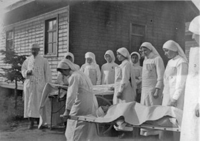 Tarihi fotoğraf ve videolara 'sıhhiye1915' web sitesinden de ulaşılabiliyor.